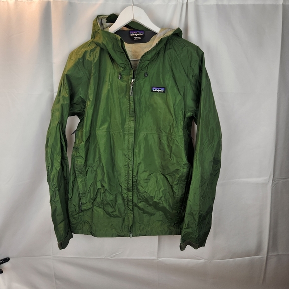 Patagonia Other - Patagonia rain jacket size M in VGUC